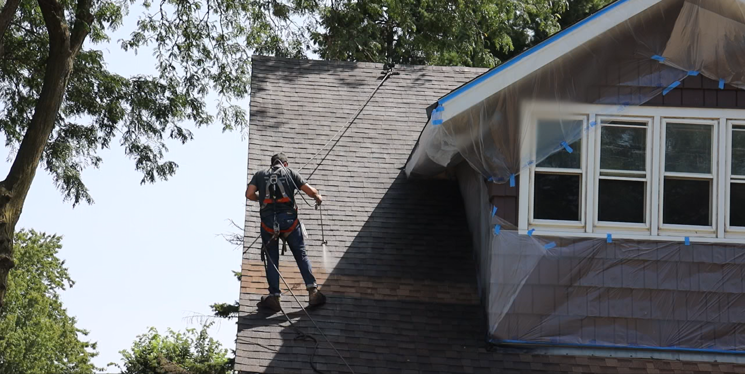DIY vs. Professional Roof Coating Application 